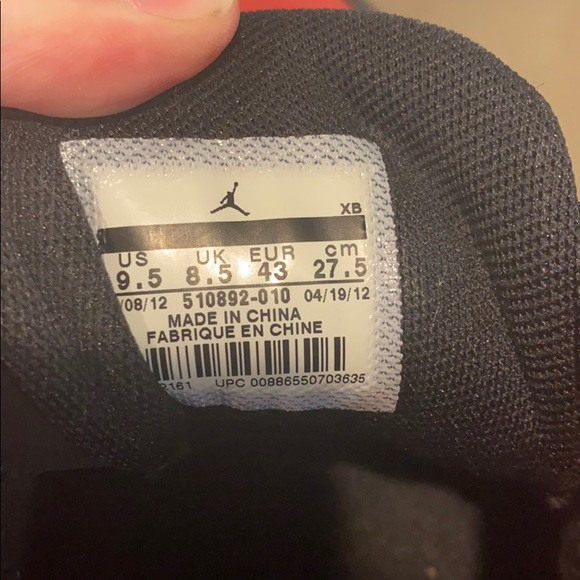Men’s Jordan’s sneakers size 9.5 - Picture 5 of 5